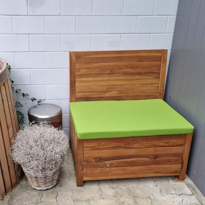 Balkonbank 85 cm breed - Met opbergruimte - Duurzaam Teakhout - Kleine tuinbank voor balkon, veranda of kleine tuin - 85 x 65 x 90 cm Balkonbank van 85 cm breed behandeld met Teak Wonder Dressing en Sealer. Kussenkleur is Moss Green