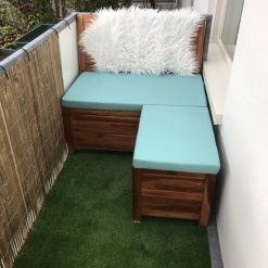 Balkon loungeset - balkonbank 85 cm + balkonhocker 42,5 x 60 cm Balkon loungeset. Balkonbank 100 cm breed met hocker 42,5 x 60 cm. Azure blauwe kussens.