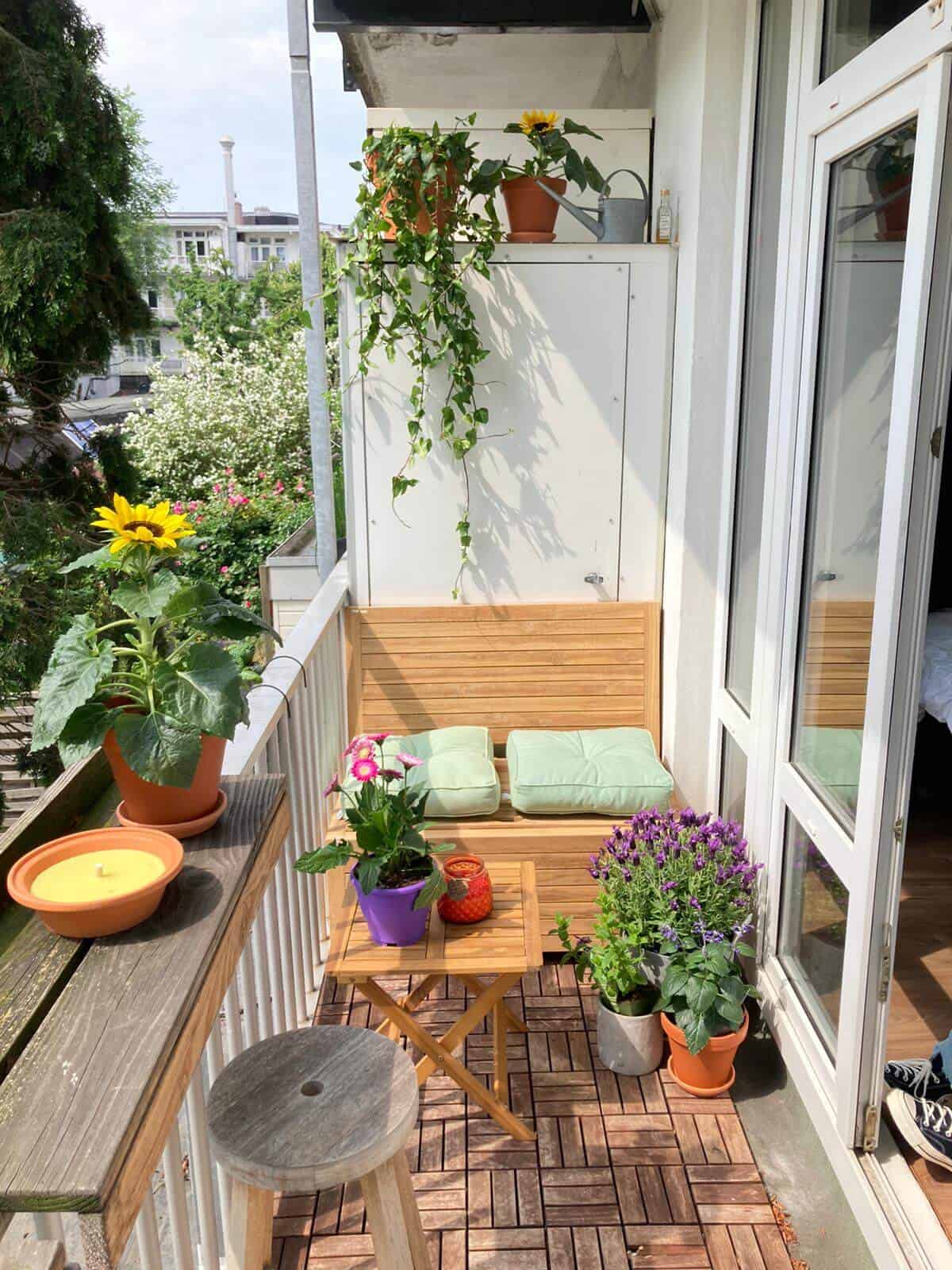 Klein balkon inrichten: 8 slimme en stijlvolle ideeën Balkonbankje van 100 x 60 x 90 cm