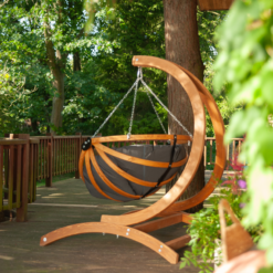 Gaya Lite - Houten Hangstoel met kussen - Kies uit drie stofkleuren - 103 (h) x 100 (b) x 82 (d) cm Gaya Lite - Houten hangstoel met graphite kussen - achterzijde